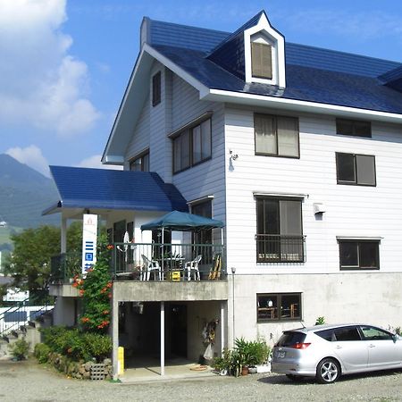 Naeba Mikuniso Hotel Кусацу Екстериор снимка